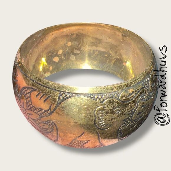 Vintage Brass Bangle Bracelet – Etched Lucky Elephant Motif  7¼” Diameter - Picture 5 of 7
